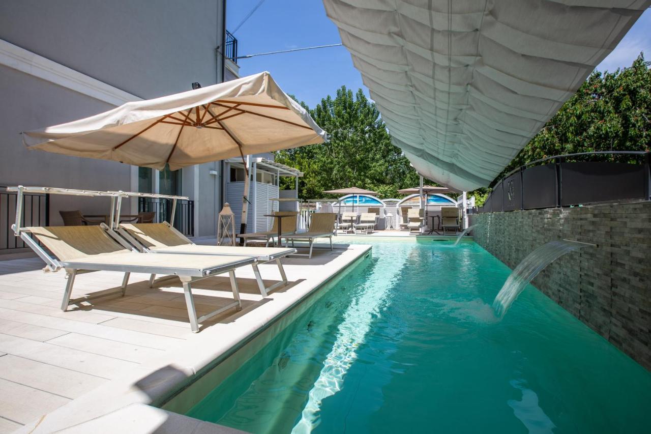 Rimini Suite Hotel Exterior foto